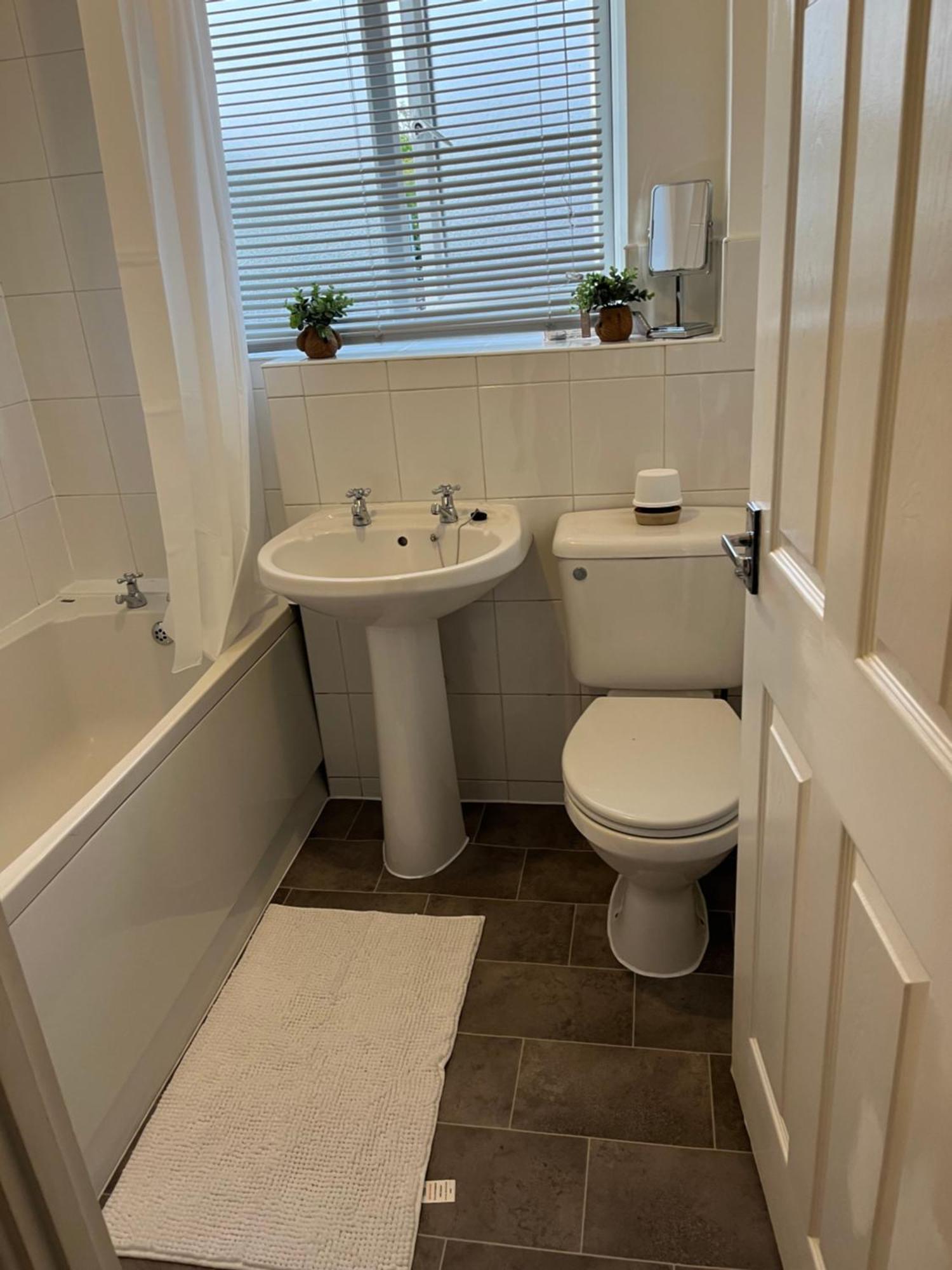 Kettering Service Accomodation 2Brh Freeparking Wifi Smart Tv Tea & Coffee Exterior photo